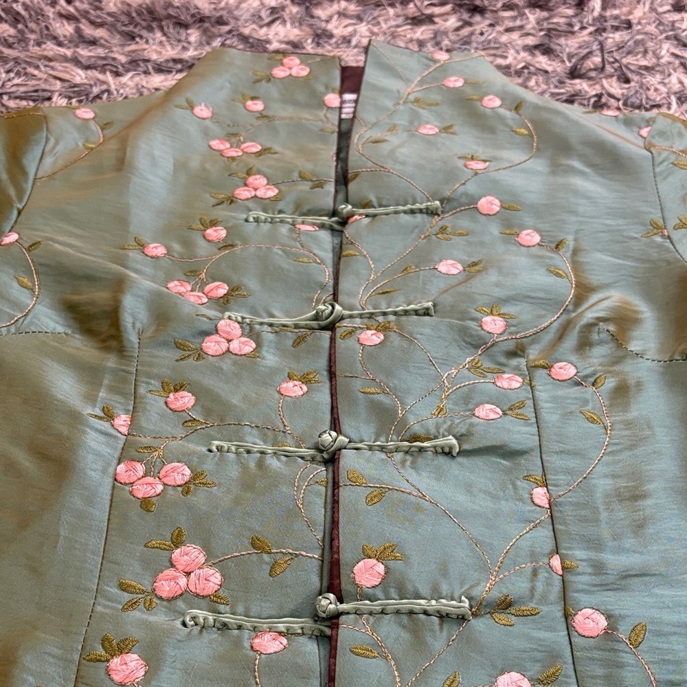New ! Silk Elegant Green Embroidered Floral Women's Coat, Size S - Picture 4 of 10